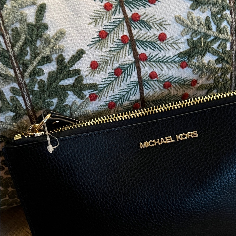 Michael Kors Black jetset large wristlet - Picture 2 of 4